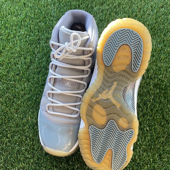 Cool Grey Jordan 11s 7y - Picture 3 of 8